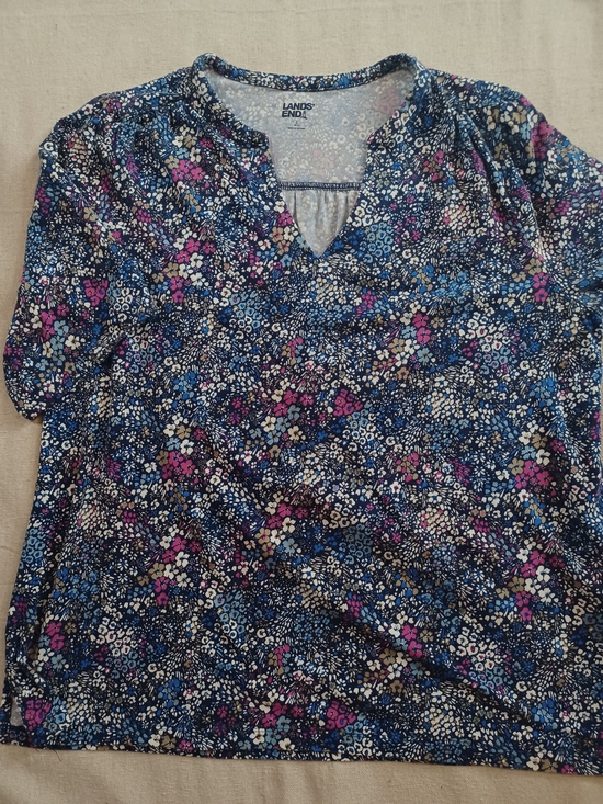 Lands' End Tops - Lands' End Navy Floral Short Sleeve V-Neck Tee Women's Size Large